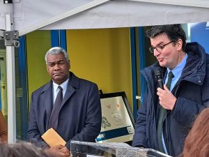 de gauche à droite : Joël Mathurin, préfet du Puy-de-Dôme et David Coste, directeur de l’intégration et de l’accès à la nationalité
